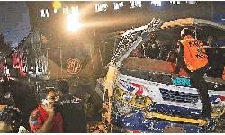 বাসে ট্রেনের ধাক্কায় নিহতের সংখ্যা বেড়ে ৪