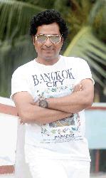 ‘ভক্ত’ দিয়ে যাত্রা শুরু কামাল খানের