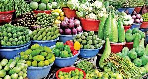 ভরা মৌসুমেও বাড়ছে সবজির দাম

