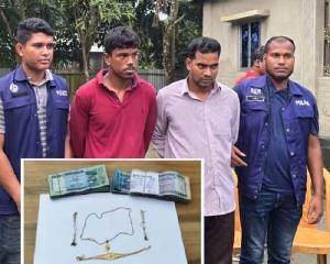 কটিয়াদীতে প্রবাসীর বাড়ি লুটের ঘটনায় লুটকৃত  মালামাল সহ দুইজন আটক 