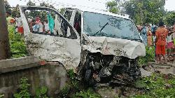 কনে নিয়ে ফেরার পথে মাইক্রোবাস খাদে, শিশুসহ নিহত ২