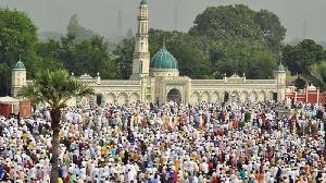 ১০ বছরে ইসলাম ধর্মে প্রায় ৩৫ কোটি নতুন মানুষ বৃদ্ধি