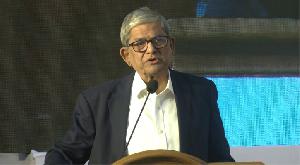 বিভক্তির কারণেই সাংবাদিকরা রাজনীতিকদের পকেটে ঢুকে পড়েন: ফখরুল